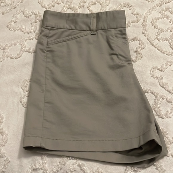 Ann Taylor Signature Gray Shorts - Picture 7 of 7